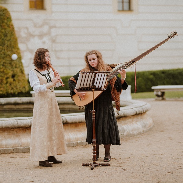 Mélusine de Pas – viola da gamba & Barbora Hulcová – teorba